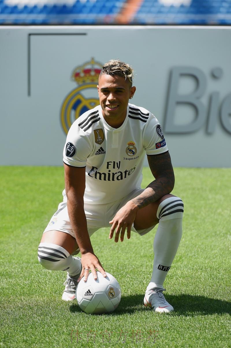 皇马官方：迪亚斯被球迷票选为队内2月最佳